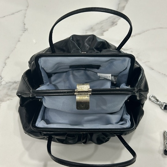 Zara Small Puffy‎ Purse. Size OS - Picture 4 of 10